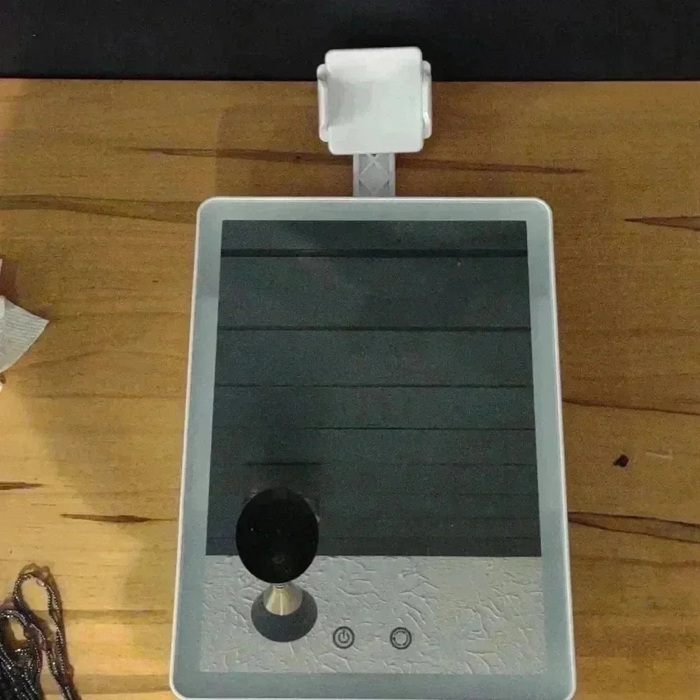 Glo TECH travel mirror with phone holder‎